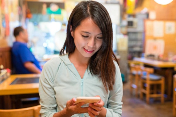 搜到男朋友的微信小号，但他不承认怎么办？